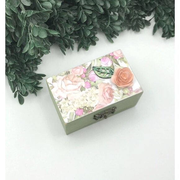 Decorative Shabby Chic Wooden Trinket Box With Floral Design Small Jewelry Or K - Picture 1 of 6